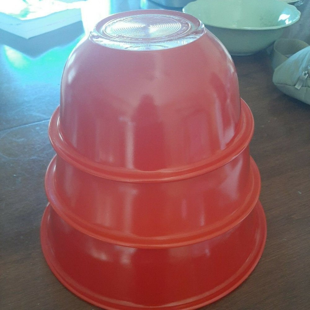Pyrex Nesting Bowls Red 3